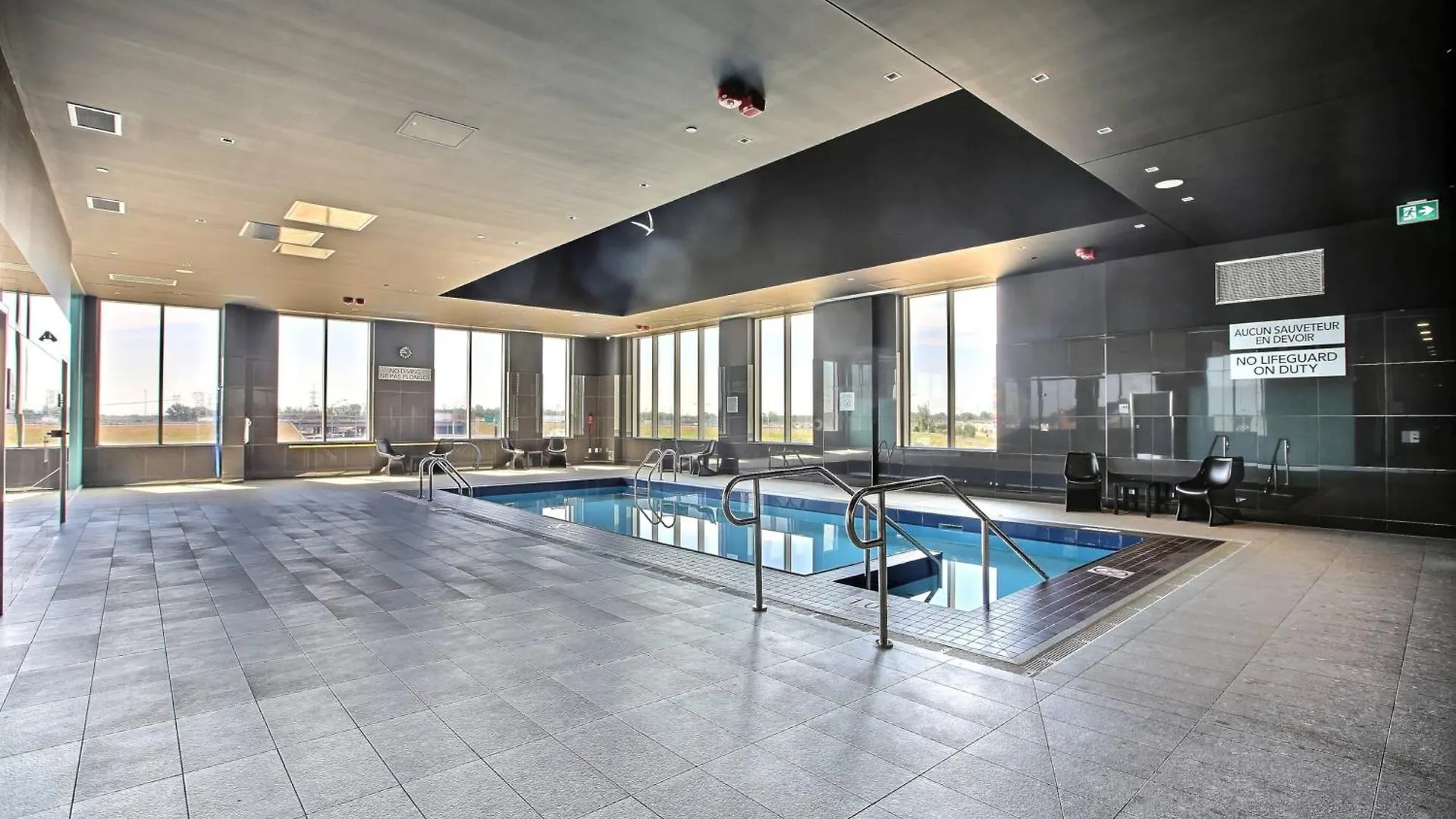 Courtyard By Marriott Montreal Brossard Hotel 3*,